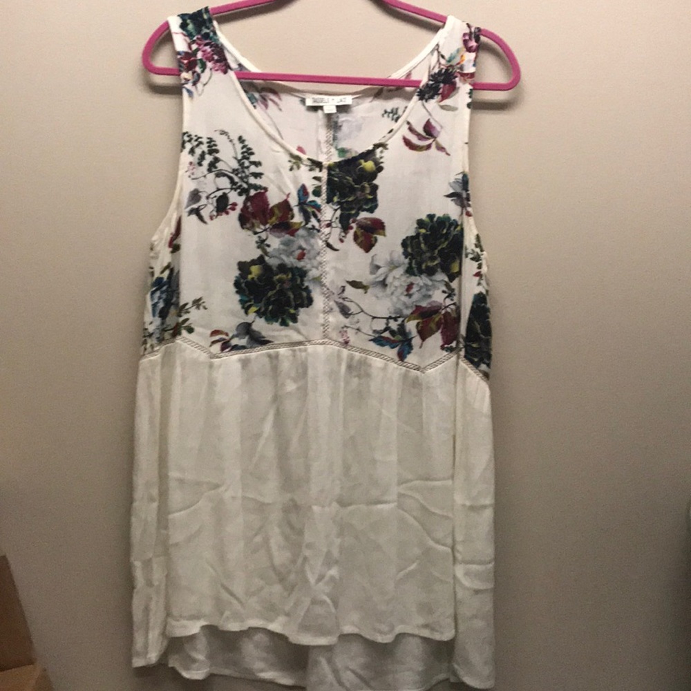 White and floral high low tank top